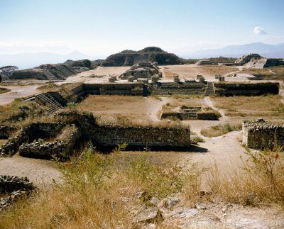 Vista de la plataforma norte (500 a.C.-850 d.C.) de Zapotec Zapotec