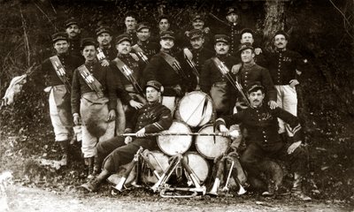 Fanfarria del 122º regimiento de infantería francés durante la Primera Guerra Mundial de 14-18 (foto en blanco y negro) de . .