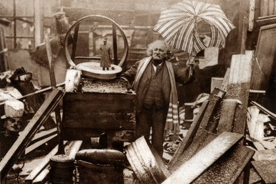 Fr Fremin, filósofo y dueño de una brocante de pulgas en Montmartre. 1929 (impresión) de . .