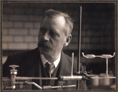 Herbert Brereton Baker, químico británico de Ferdinand Georg Waldmuller