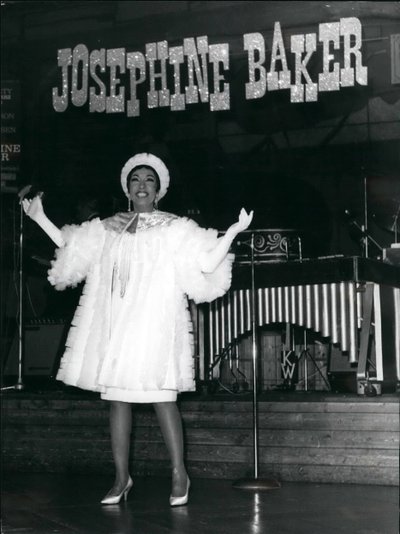 Josephine Baker actuando en Zúrich, Suiza, 3 de marzo de 1967 de . .