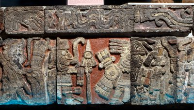 Bajo relieve en un banco en el Templo Mayor, período Postclásico Tardío, c.1500 de Hippolyte Lalaise Devéria
