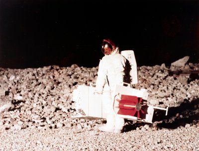 Vuelo espacial tripulado, EE.UU., Apollo, General, Entrenamiento Practicando actividades en la superficie lunar de Ferdinand Georg Waldmuller