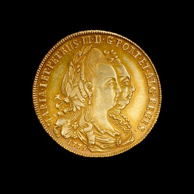 Moneda portuguesa que representa a la Reina María I y su consorte el Rey Pedro III de Hippolyte Lalaise Devéria