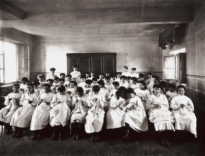 Escuela profesional para mujeres en Florencia: una lección de bordado de Henry Charles Fehr