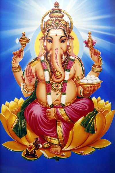 Templo hindú de Shiva. Ganesha o Ganapati: el dios hindú con cabeza de elefante de . .