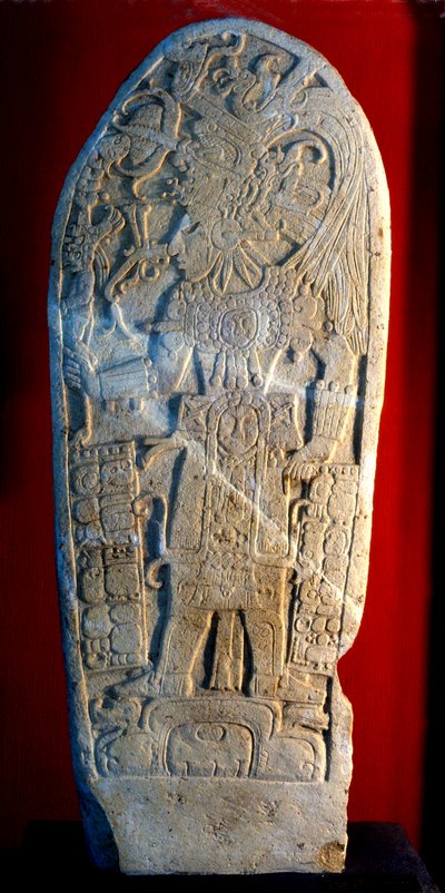 Estela 4 de Machaquilá, Petén, Guatemala, período Clásico Tardío, 6 de mayo de 820 d.C. de Hippolyte Lalaise Devéria