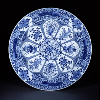 Plato azul y blanco, período Kangxi, c.1700 de Chinese School