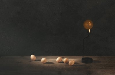 La lámpara dorada y los huevos de chenyi wang