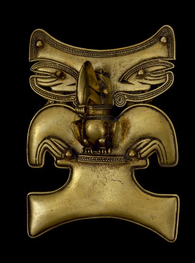 Colgante de un chamán transformado en tucán, 500-1550 d.C. de culture Tairona