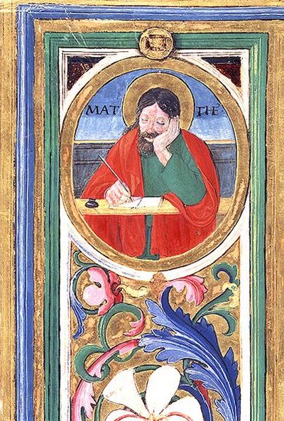 Ms 542 f.3v San Mateo escribiendo el primer evangelio de un salterio escrito por Don Appiano de la Iglesia de la Badia Fiorentina, Florencia de or di Giovanni Monte del Fora