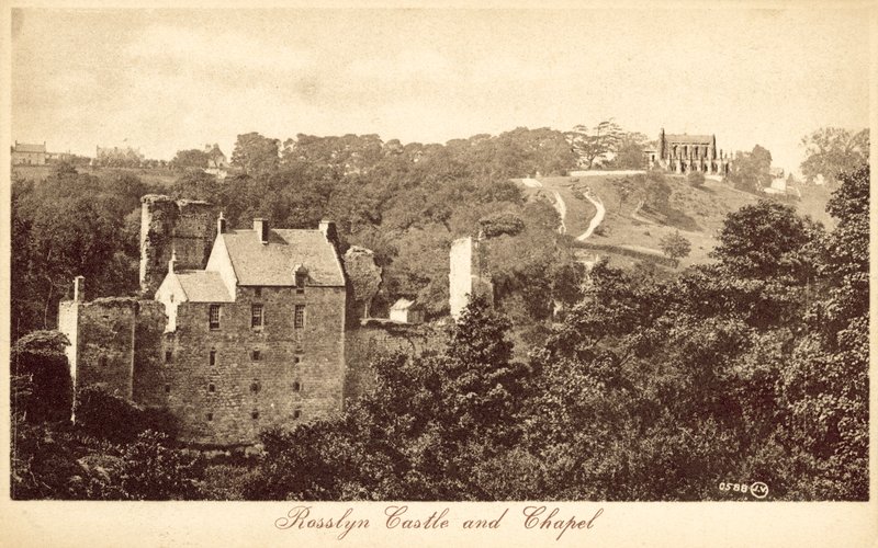 Castillo y capilla de Rosslyn (fotografía en blanco y negro) de (after) English photographer