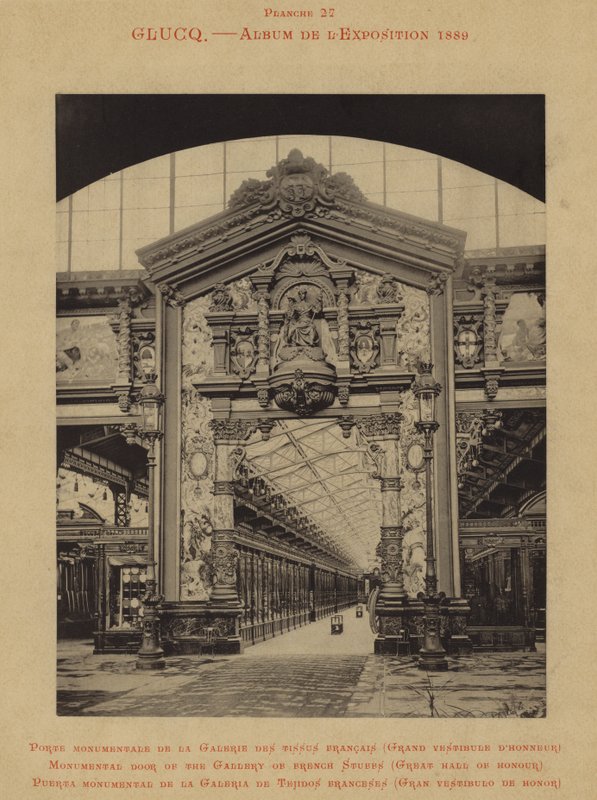 Puerta monumental de la galería de telas francesas, Gran Salón de Honor de (after) French Photographer