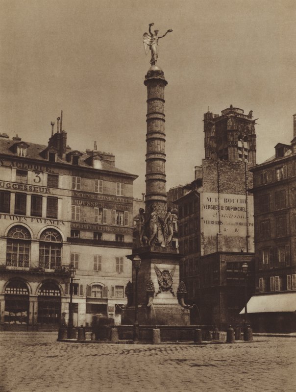 Plaza del Chatelet, la fuente está en su lugar original de (after) French Photographer