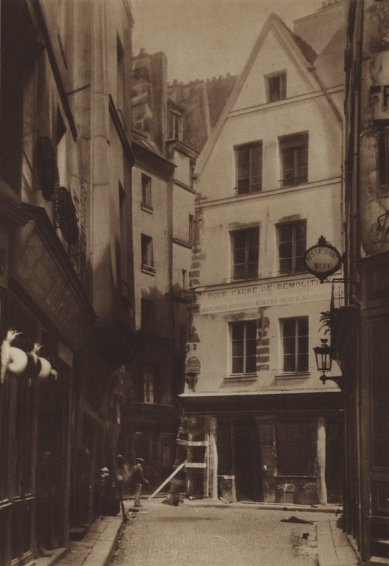 Rue Pirouette y rue Mondetour (foto en blanco y negro) de (after) French Photographer