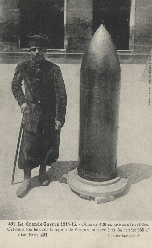 Bomba de la Primera Guerra Mundial y soldado herido de French Photographer