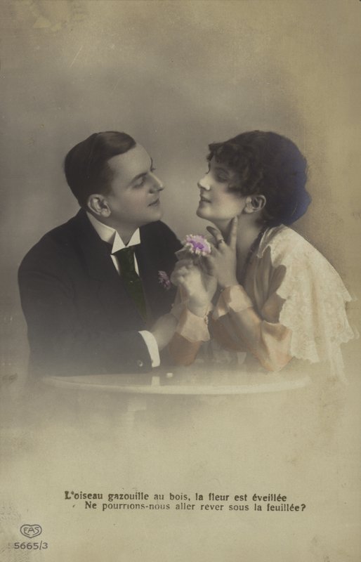Pareja coqueteando de French Photographer