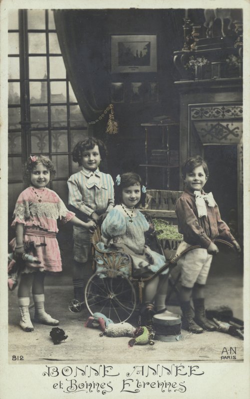 Grupo de niños jugando de French Photographer