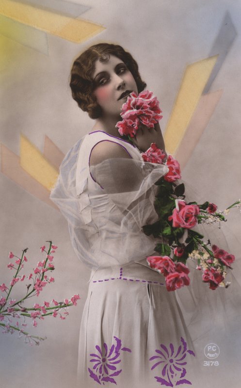 Mujer con flores de French Photographer