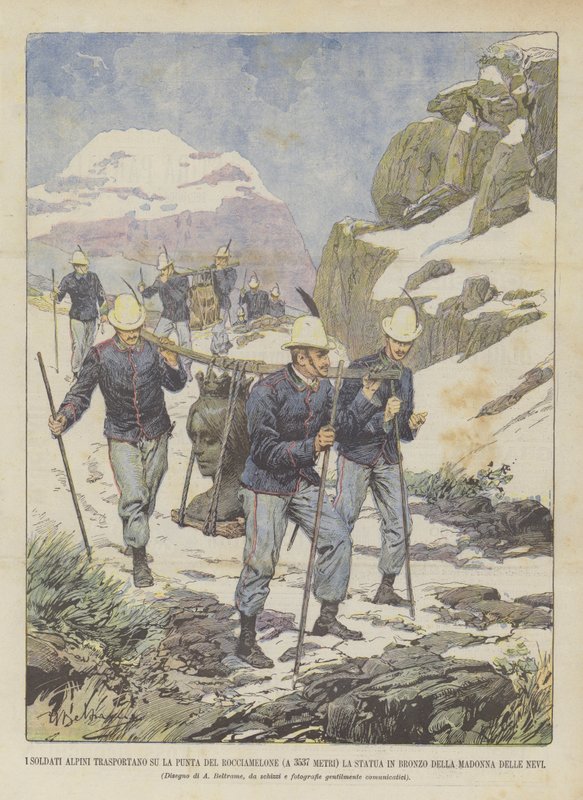 Los soldados alpinos transportan a la punta del Rocciamelone (a 3537 metros) la estatua de bronce de Achille Beltrame