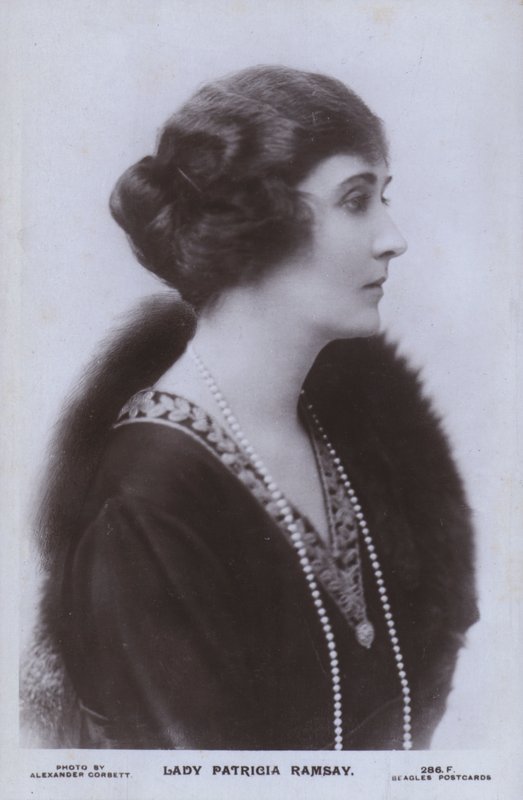 Lady Patricia Ramsay (foto en b/n) de Alexander Corbett