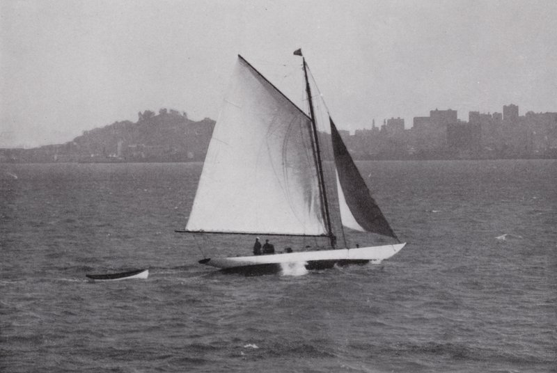 California: Bahía de San Francisco, con silueta de Telegraph Hill y Russian Hill en el fondo de American Photographer (after)