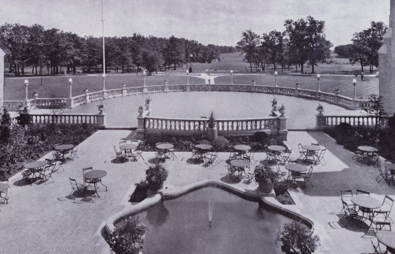 Chicago: Patio del Jardín, Club de Golf Olympia Fields de American Photographer (after)