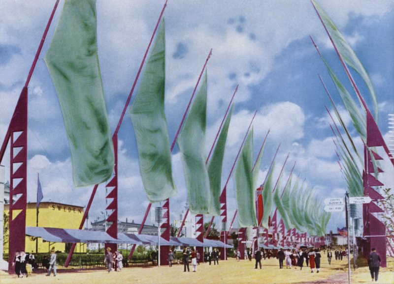 Feria Mundial de Chicago 1934: La Avenida de las Banderas de American Photographer (after)