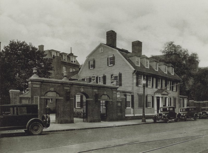 Universidad de Harvard: Puerta de la Clase de 1857, Wadsworth House de American Photographer (after)