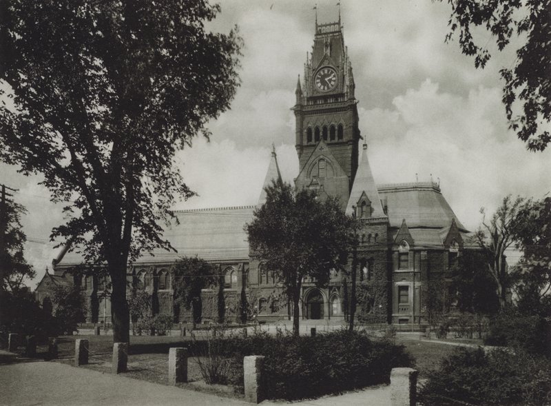 Universidad de Harvard: Memorial Hall de American Photographer (after)