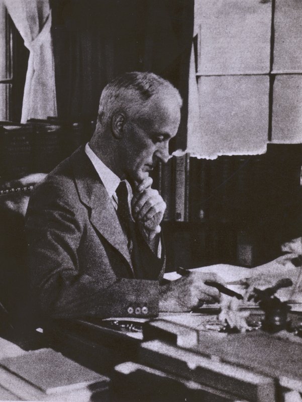 Harvey Cushing, neurocirujano, retrato de American Photographer (after)