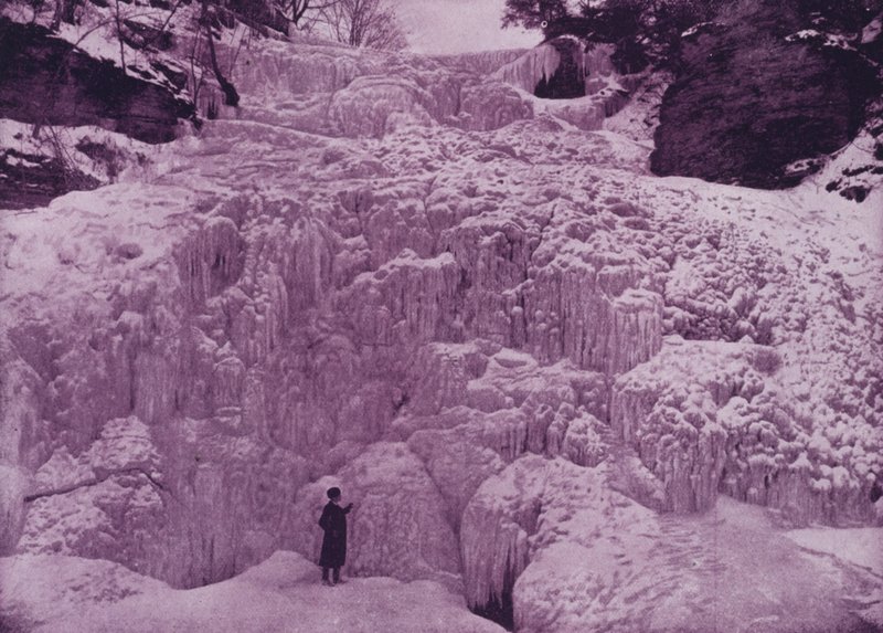 Cataratas Hector, Glen de Watkin, en invierno de American Photographer (after)