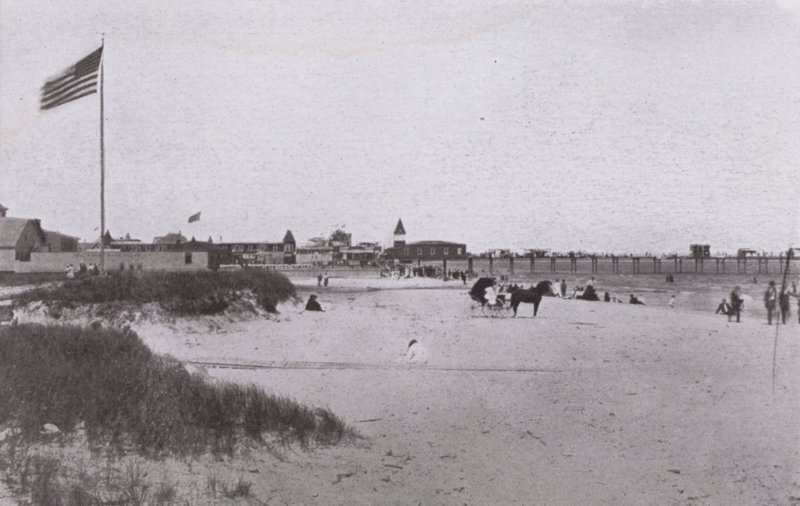 Old Orchard Beach, Maine: Escena de playa de American Photographer (after)