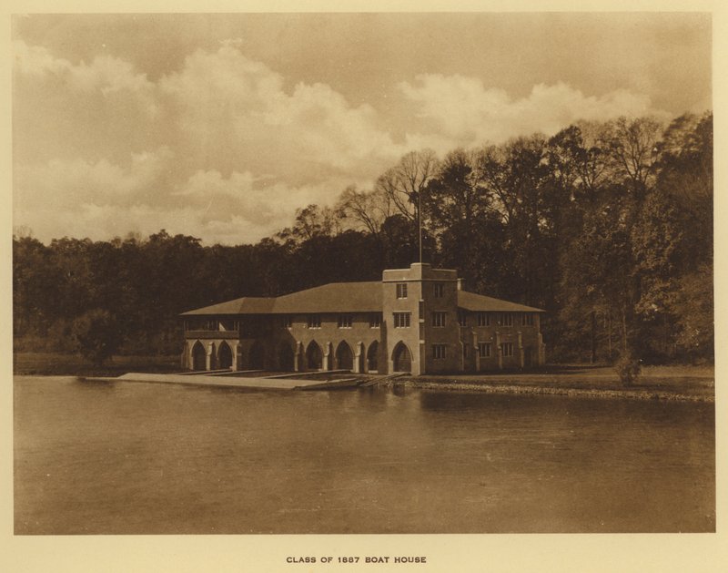Universidad de Princeton: Casa de botes de la clase de 1887 de American Photographer (after)