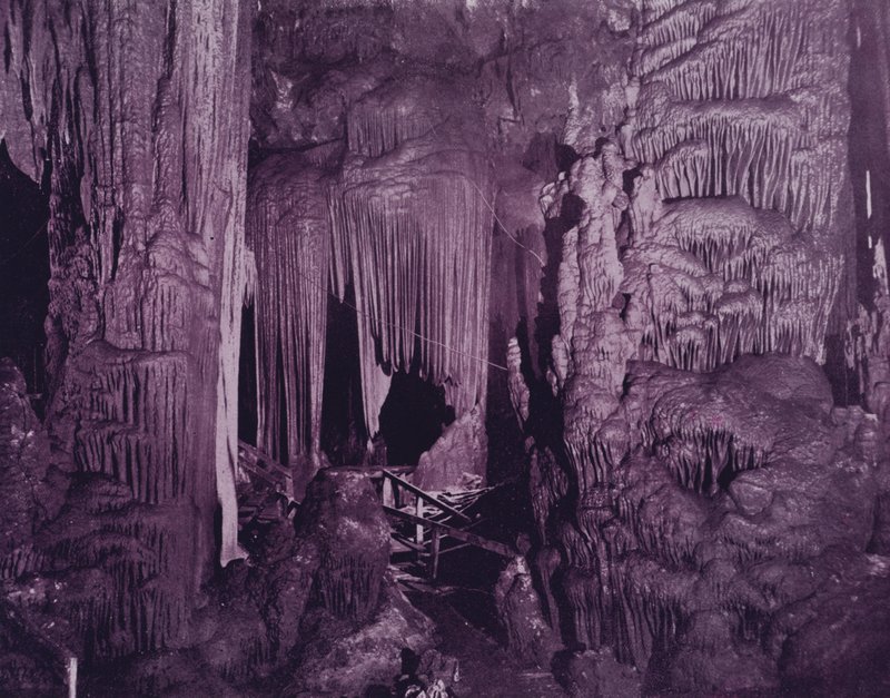La Tienda del Sarraceno, Cavernas de Luray, Virginia de American Photographer (after)