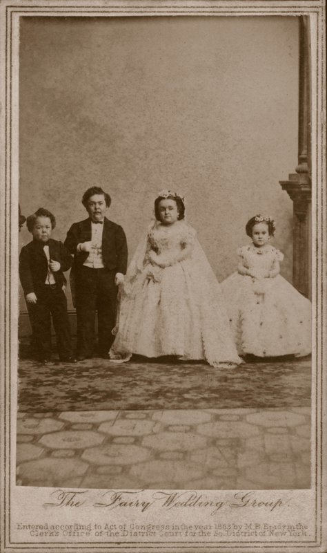Fotografía de boda de Charles Sherwood Stratton, artista estadounidense conocido como General Tom Thumb, y su esposa, Lavinia Warren de American Photographer (after)