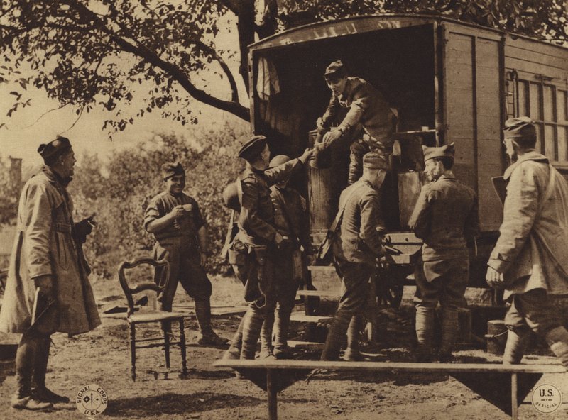 Estados Unidos en la Primera Guerra Mundial: "Casey" en el trabajo (foto b/n) de American Photographer