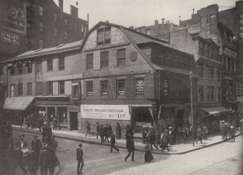 Boston: Old Corner Bookstore, construida en 1712 (foto en blanco y negro) de American Photographer