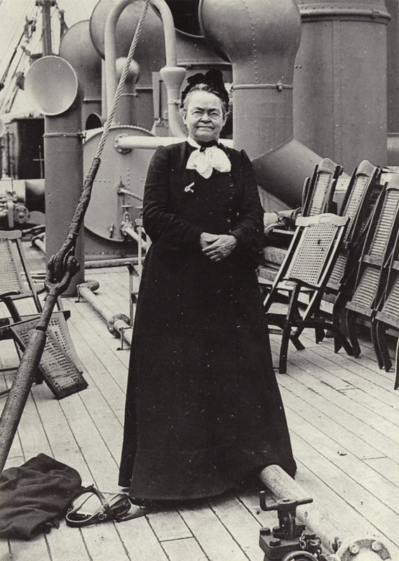 Carrie Nation (1846-1911), luchadora radical estadounidense contra el alcoholismo, hacia 1905 (fotografía en blanco y negro). de American Photographer