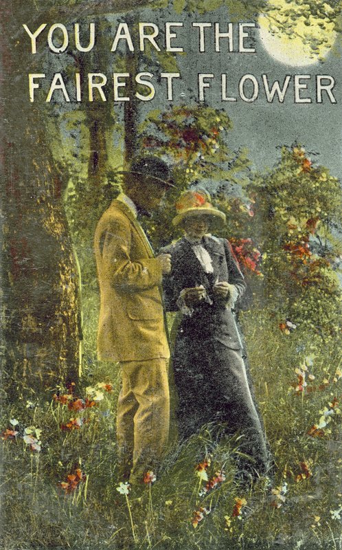 Pareja en el bosque a la luz de la luna (foto en color) de American Photographer