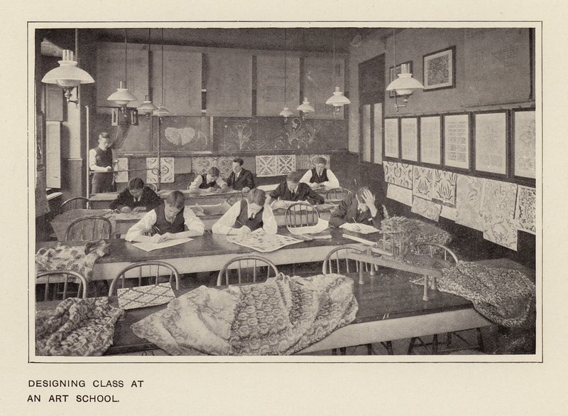 Clase de diseño en una escuela de arte (foto en blanco y negro) de American Photographer