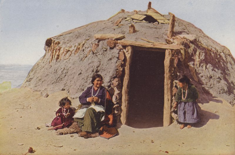 Elle de Ganado, Indian Building, Albuquerque, la tejedora más famosa entre los navajos (foto coloreada) de American Photographer
