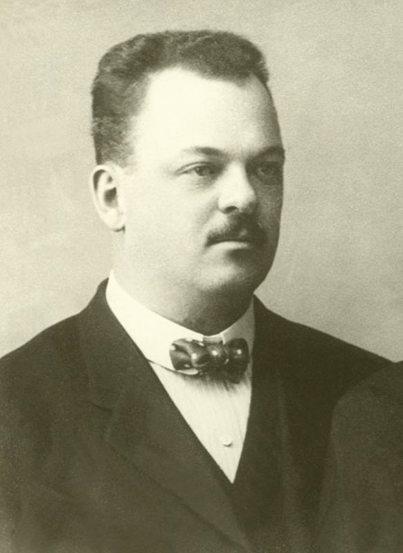 Gideon Sundback (foto b/n) de American Photographer