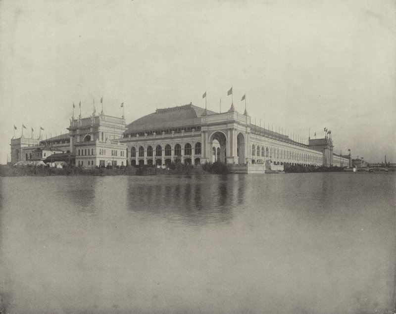 Edificio de Manufacturas desde el Extremo Norte de la Isla Arbolada de American Photographer