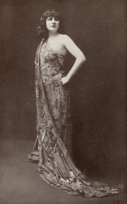 Mary Garden, como "Salomé" (foto en blanco y negro) de American Photographer