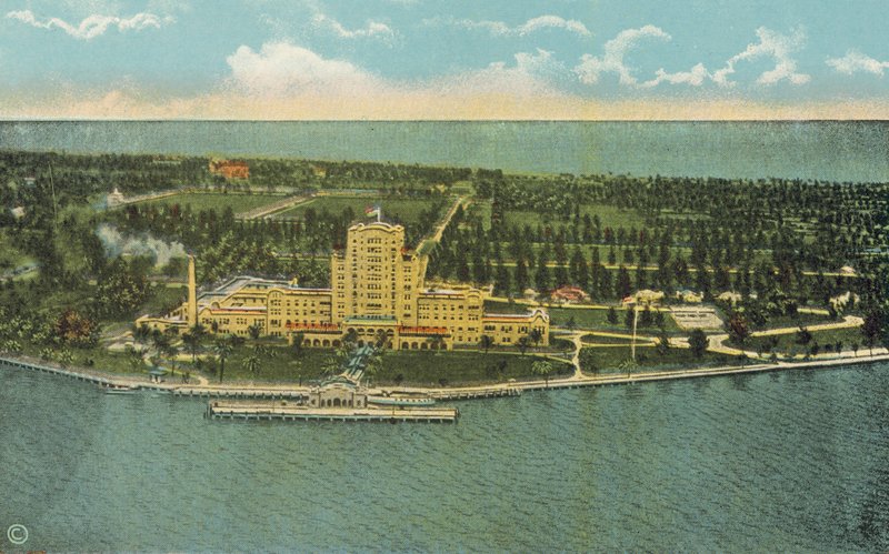 Miami, Florida, c 1925: El hermoso hotel Flamingo y sus alrededores (foto en color) de American Photographer