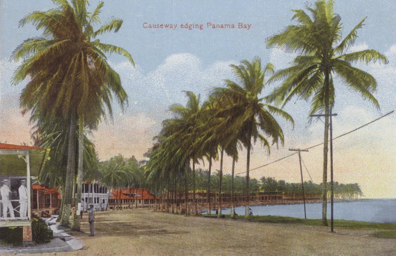 Canal de Panamá, calzada que bordea la bahía de Panamá (foto en color) de American Photographer