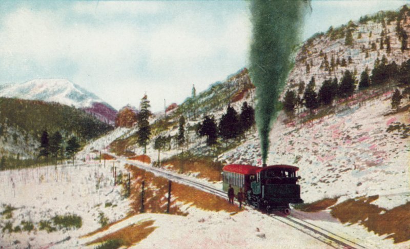 Ruxton Park, Mt Baldy en la distancia, Pikes Peak Cog Road, Colorado (foto en color) de American Photographer