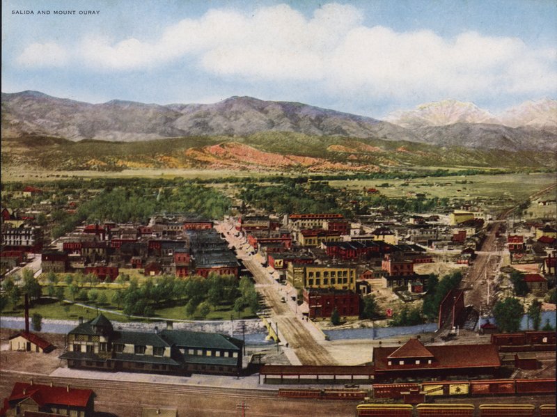 Salida y monte Ouray (foto en color) de American Photographer