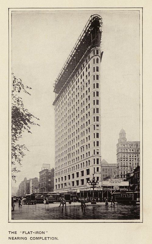 El "Flat-Iron" casi terminado (foto b/n) de American Photographer